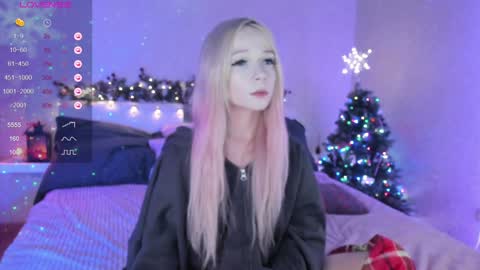 Snapshot of little_misaki chatting on 12/29/24, 10:47 Maria online show from 12/29/24, 10:47