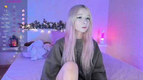 Snapshot of little_misaki chatting on 01/06/25, 08:39 Maria online show from 01/06/25, 08:39