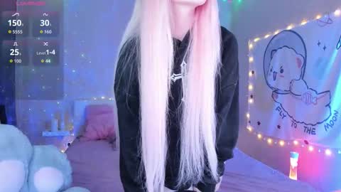 Snapshot of little_misaki chatting on 12/01/25, 11:54 Maria online show from 12/01/25, 11:54