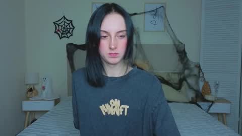 little_mollee online show from 10/28/25, 08:55