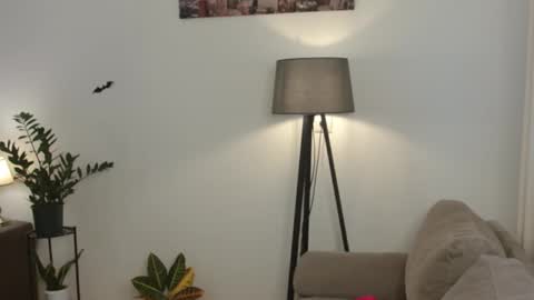 Nicole online show from 10/17/25, 01:46