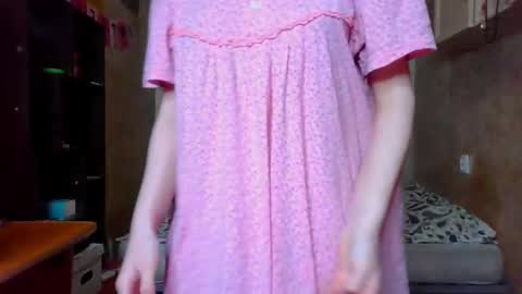 Snapshot of little_owlx chatting on 10/01/25, 04:46 Alice.. online show from 10/01/25, 04:46