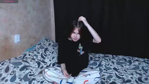 Snapshot of little_owlx chatting on 10/05/25, 03:21 Alice.. online show from 10/05/25, 03:21