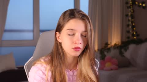 Kiki online show from 09/16/25, 03:46