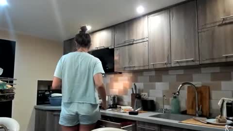 Snapshot of little_princess777 chatting on 10/25/25, 01:29 my Instagram online show from 10/25/25, 01:29