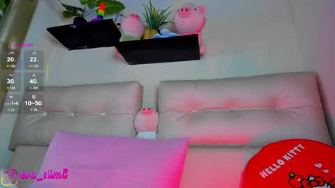 Snapshot of little_red_18 chatting on 11/14/25, 08:40 Eva online show from 11/14/25, 08:40