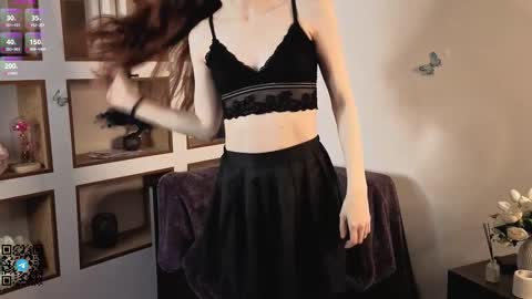 Snapshot of little_red_rosy chatting on 09/26/25, 04:27 Rosy online show from 09/26/25, 04:27