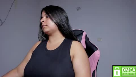 Snapshot of little_shaara chatting on 09/18/25, 07:38 Shaara online show from 09/18/25, 07:38