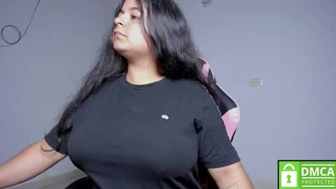 Snapshot of little_shaara chatting on 09/22/25, 08:22 Shaara online show from 09/22/25, 08:22