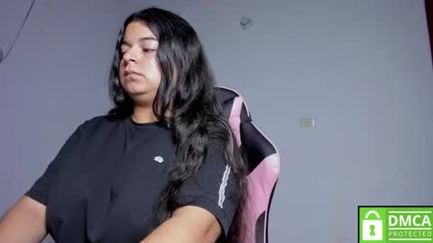 Snapshot of little_shaara chatting on 09/23/25, 08:39 Shaara online show from 09/23/25, 08:39