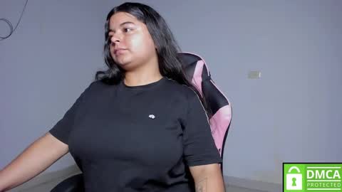 Snapshot of little_shaara chatting on 10/01/25, 09:04 Shaara online show from 10/01/25, 09:04