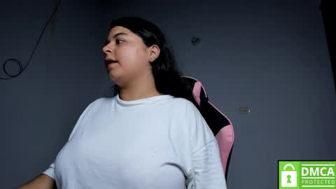 Snapshot of little_shaara chatting on 10/28/25, 08:00 Shaara online show from 10/28/25, 08:00