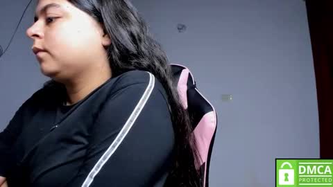 Snapshot of little_shaara chatting on 10/30/25, 09:00 Shaara online show from 10/30/25, 09:00