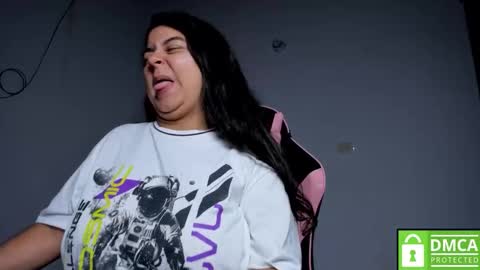 Snapshot of little_shaara chatting on 11/01/25, 08:49 Shaara online show from 11/01/25, 08:49