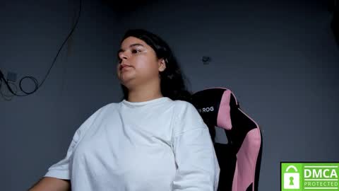 Snapshot of little_shaara chatting on 11/21/25, 08:46 Shaara online show from 11/21/25, 08:46