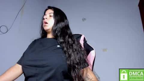 Snapshot of little_shaara chatting on 11/26/25, 08:48 Shaara online show from 11/26/25, 08:48