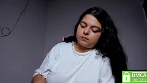 Snapshot of little_shaara chatting on 11/26/25, 09:05 Shaara online show from 11/26/25, 09:05