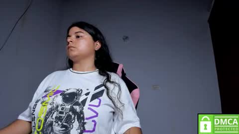 Snapshot of little_shaara chatting on 11/27/25, 10:12 Shaara online show from 11/27/25, 10:12