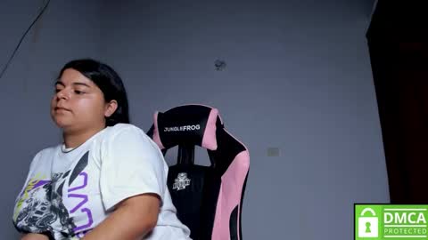 Snapshot of little_shaara chatting on 11/28/25, 10:18 Shaara online show from 11/28/25, 10:18