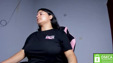 Snapshot of little_shaara chatting on 11/28/25, 10:23 Shaara online show from 11/28/25, 10:23