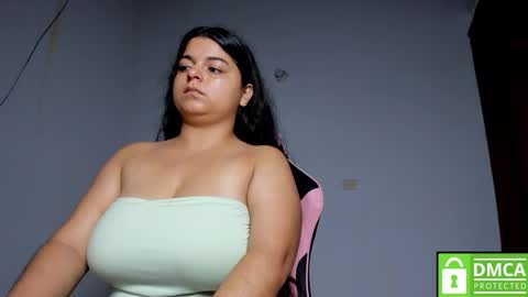 Snapshot of little_shaara chatting on 11/29/25, 10:29 Shaara online show from 11/29/25, 10:29