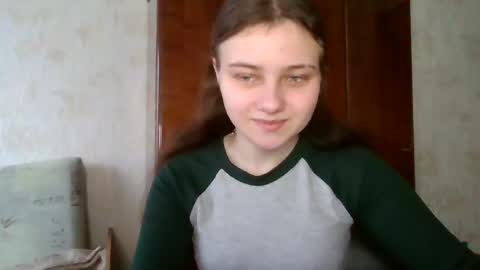 little_shygirl_ online show from 01/29/25, 07:04