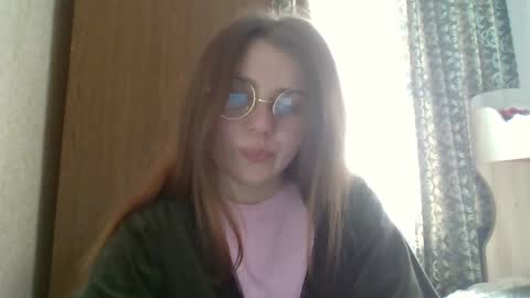 little_shygirl_ online show from 03/06/25, 12:19