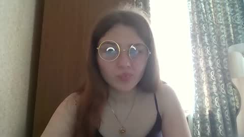 little_shygirl_ online show from 03/07/25, 12:34