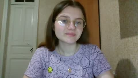 little_shygirl_ online show from 03/10/25, 01:56