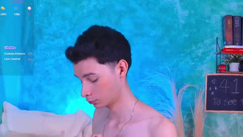 Snapshot of little_twiink chatting on 09/13/25, 02:33 Juan Ferrer online show from 09/13/25, 02:33