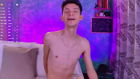 Snapshot of little_twiink chatting on 09/27/25, 05:56 Juan Ferrer online show from 09/27/25, 05:56