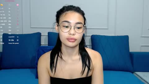 Kwan online show from 10/08/25, 02:25