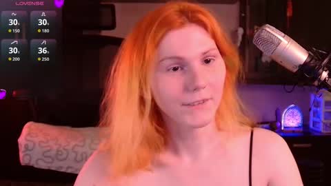 Snapshot of little_witch_sofia chatting on 11/13/25, 08:52 Sofia online show from 11/13/25, 08:52