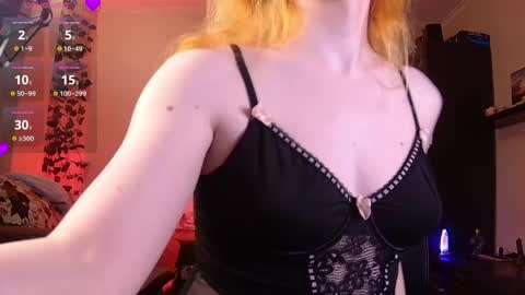 Snapshot of little_witch_sofia chatting on 05/14/26, 07:53 Sofia online show from 05/14/26, 07:53