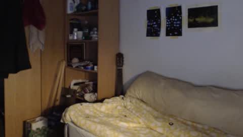 littlealien7 online show from 09/21/25, 08:05