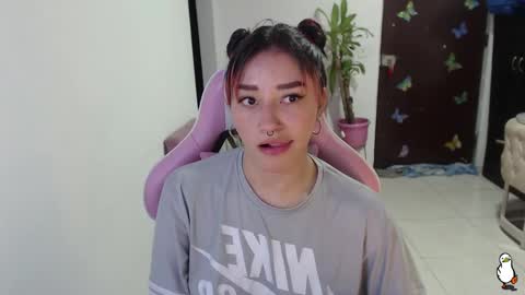 Snapshot of littleangelx_m chatting on 09/27/25, 10:26 Daniela online show from 09/27/25, 10:26