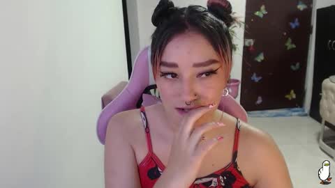 Snapshot of littleangelx_m chatting on 10/12/25, 06:07 Daniela online show from 10/12/25, 06:07