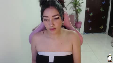 Snapshot of littleangelx_m chatting on 10/29/25, 10:00 Daniela online show from 10/29/25, 10:00