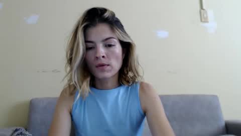 Snapshot of littlebell44 chatting on 04/09/26, 05:40 sofia online show from 04/09/26, 05:40