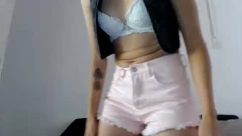 Snapshot of littlebell44 chatting on 06/11/26, 02:48 sofia online show from 06/11/26, 02:48