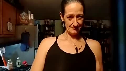 Snapshot of littlebigsquirt7945 chatting on 11/15/25, 12:52 Sady Jayne online show from 11/15/25, 12:52