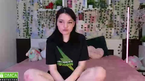 Luna online show from 09/17/25, 04:41