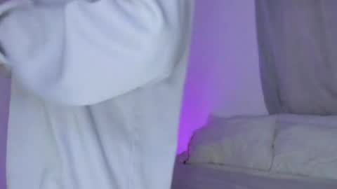 Snapshot of littlecheerry69 chatting on 09/22/25, 06:32 littlecheerry69 online show from 09/22/25, 06:32