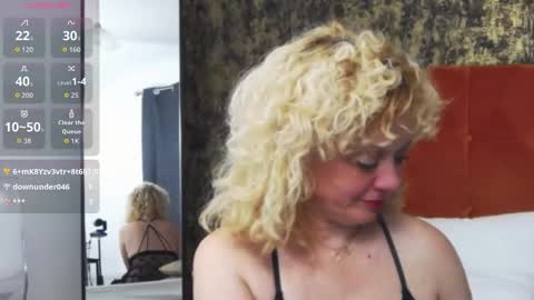 Snapshot of littlecurlygirll chatting on 12/13/25, 07:53 LittleCurlyGirll online show from 12/13/25, 07:53