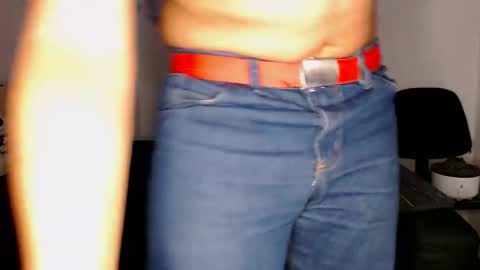 Snapshot of littledicklatin chatting on 11/19/25, 03:17 Manu online show from 11/19/25, 03:17