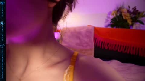 Emily Hill online show from 11/08/25, 09:13