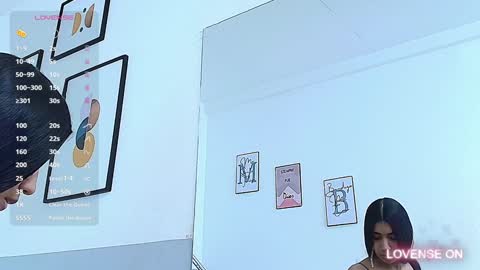 Snapshot of littlee_emilyy_ chatting on 12/04/24, 12:03 Emily  online show from 12/04/24, 12:03