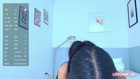 Snapshot of littlee_emilyy_ chatting on 12/05/24, 10:23 Emily  online show from 12/05/24, 10:23