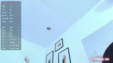 Snapshot of littlee_emilyy_ chatting on 12/22/24, 06:48 Emily  online show from 12/22/24, 06:48