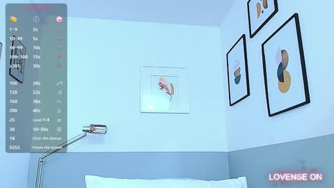 Snapshot of littlee_emilyy_ chatting on 12/23/24, 01:24 Emily  online show from 12/23/24, 01:24